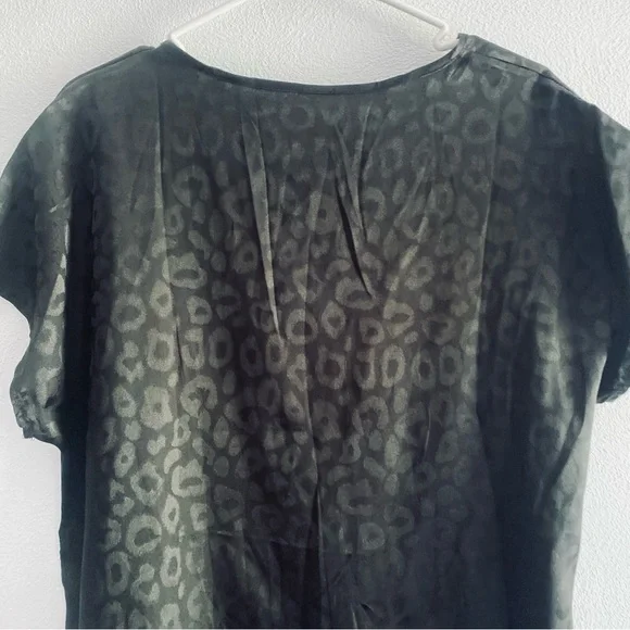 SHEIN black cheetah print blouse - Picture 4 of 7